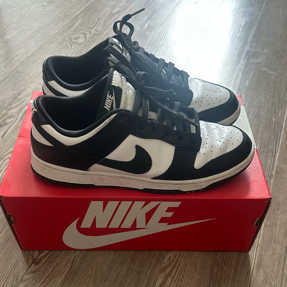 Nike Dunk Retro “Panda” Sneakers - 9.5 - Worn 4x - Picture 4 of 6